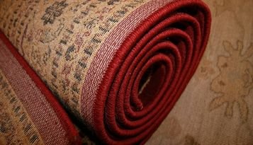 Kako da uklonite neprijatan miris iz novog tepiha?