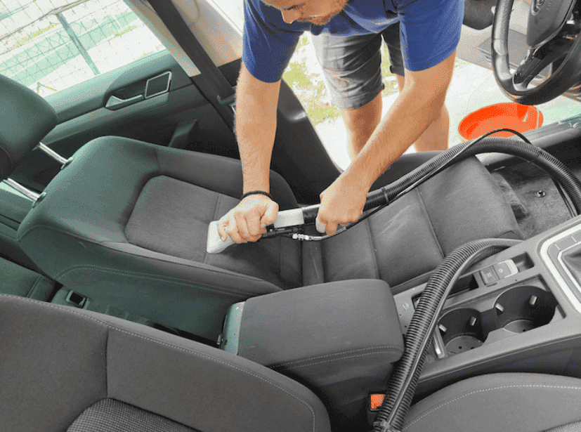 Dubinsko pranje enterijera vozila